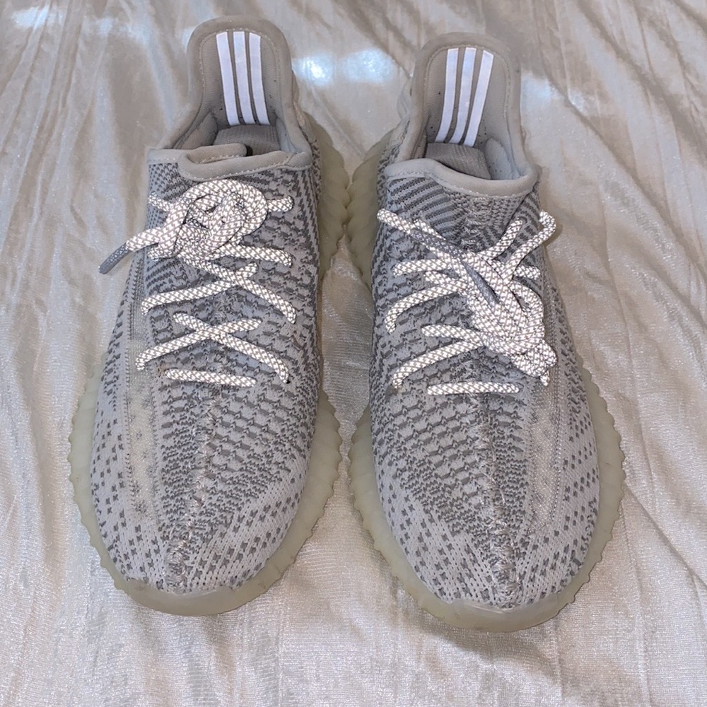 Adidas Yeezy Boost 350 V2
Static (Reflective)